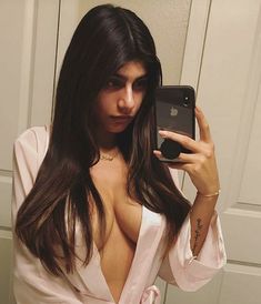 Mia khalifa selfie nude pictures
