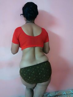 Nude back saree girl