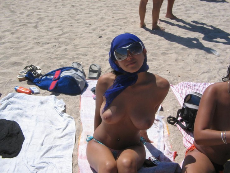 Amateur girls friends topless beach
