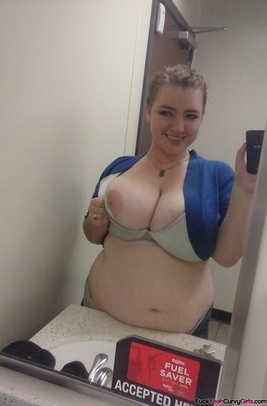 Chubby girl big boobs selfie