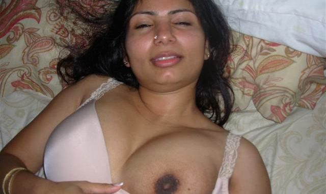 Nice nude aunty indian