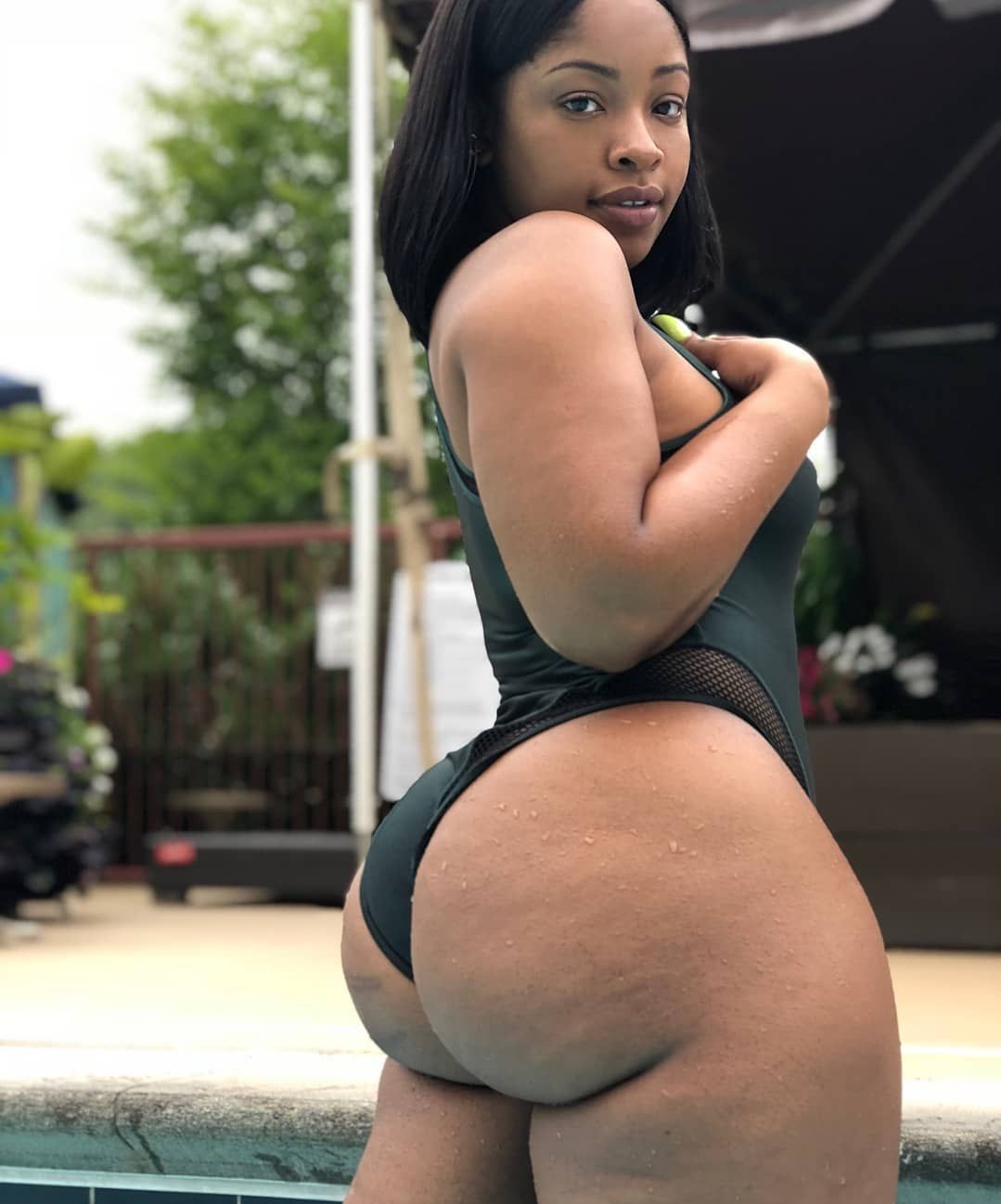 Black party girl booty big