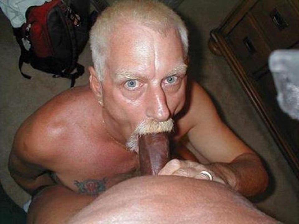 Old man sucking boy cock