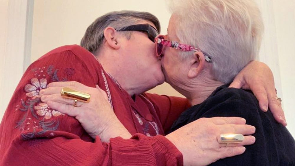Old lesbians making out