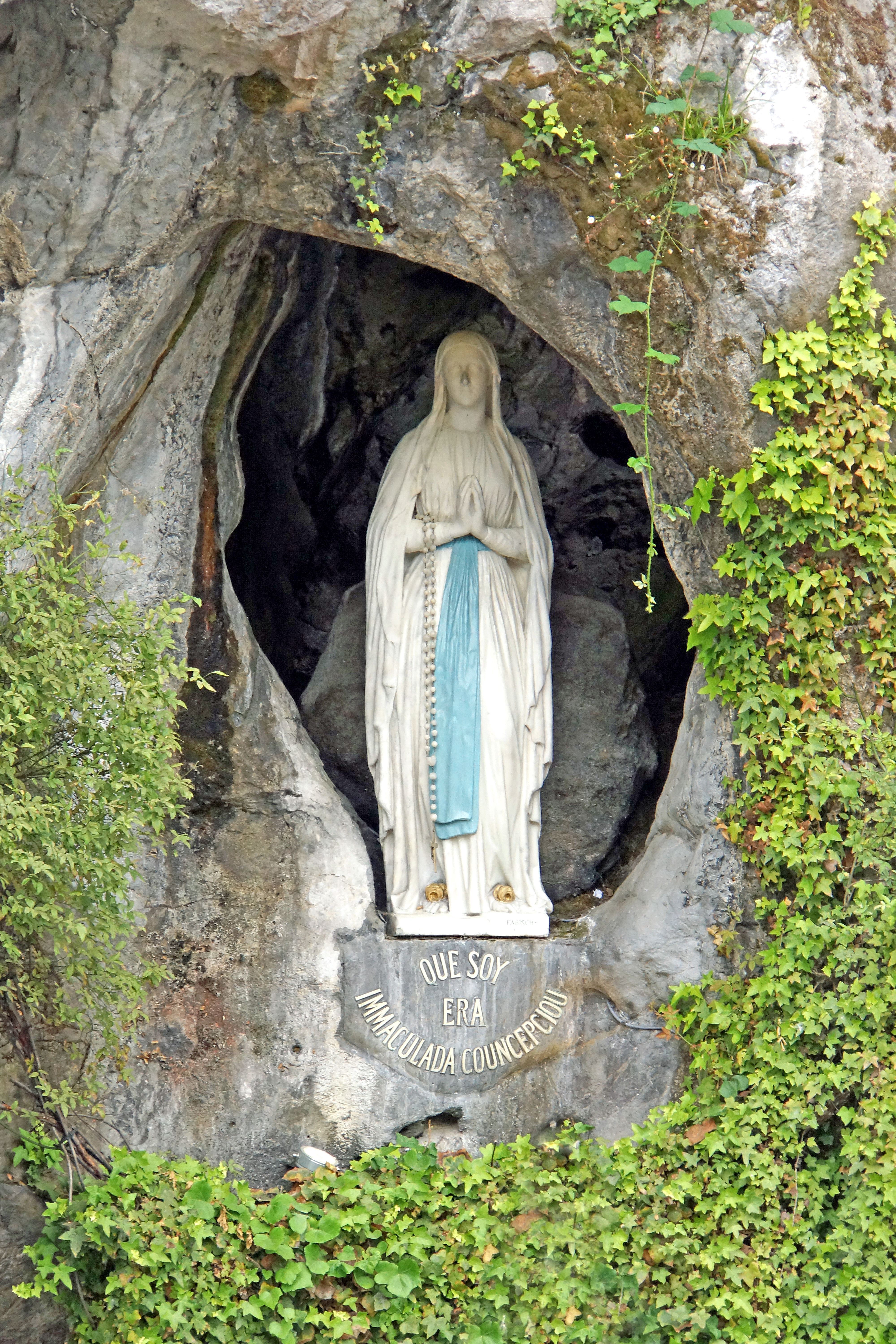 Lourdes virgin mary vision