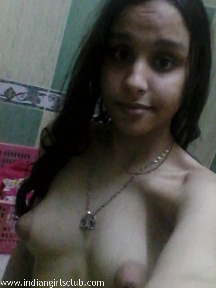 Indian college girls self pics nude