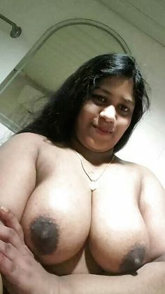 Indian aunty bra selfie