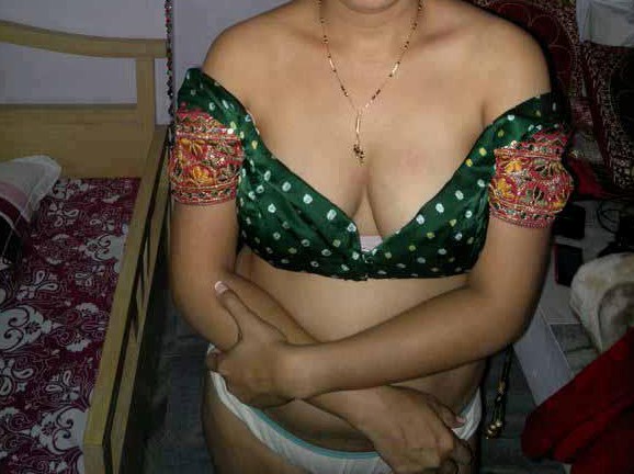 Images saree indian aunties stripping hot