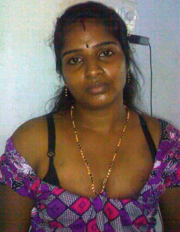 Indian aunty boobs south