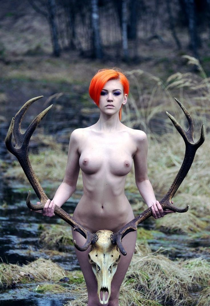 Nude hunting girls while
