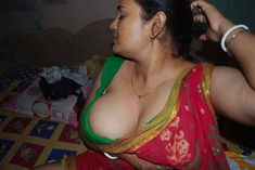 Desi aunties nude saree photos