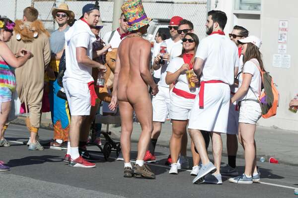 Naked bay to breakers