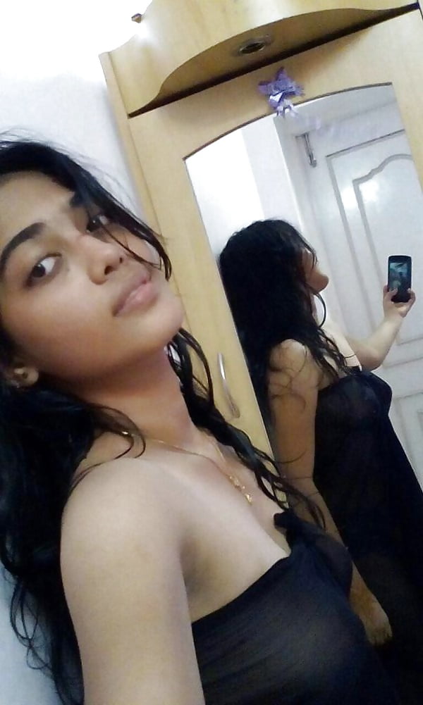 Desi girl bathroom selfie