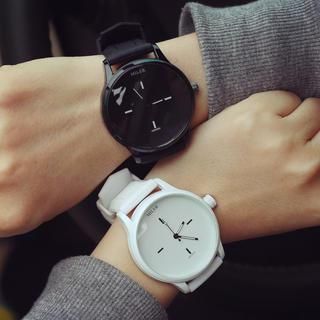 Analog wrist watches with international shipping