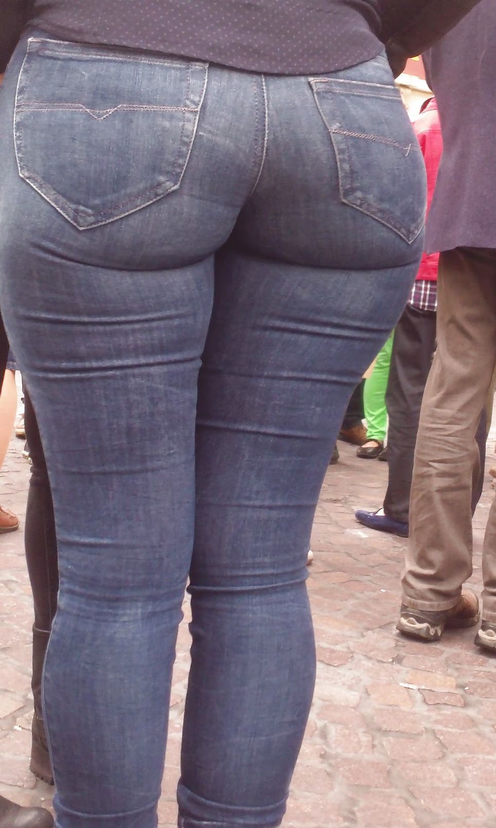 Milf ass tight jeans