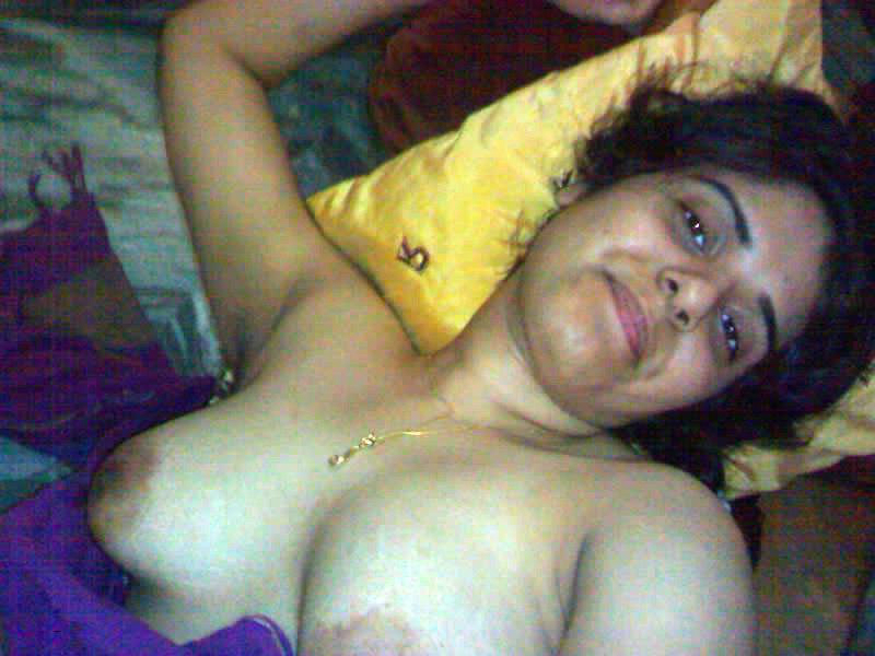 Desi mature hot nude selfie