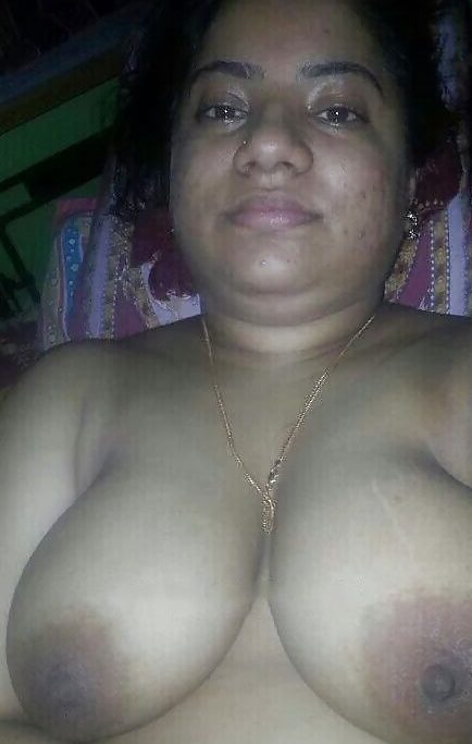 Desi aunty nude selfie pic